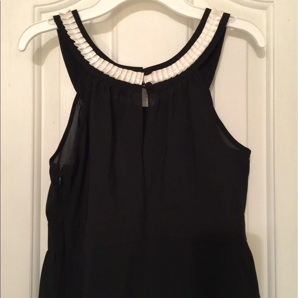 The Limited🎁🥳HP🥳Gorgeous Black Top